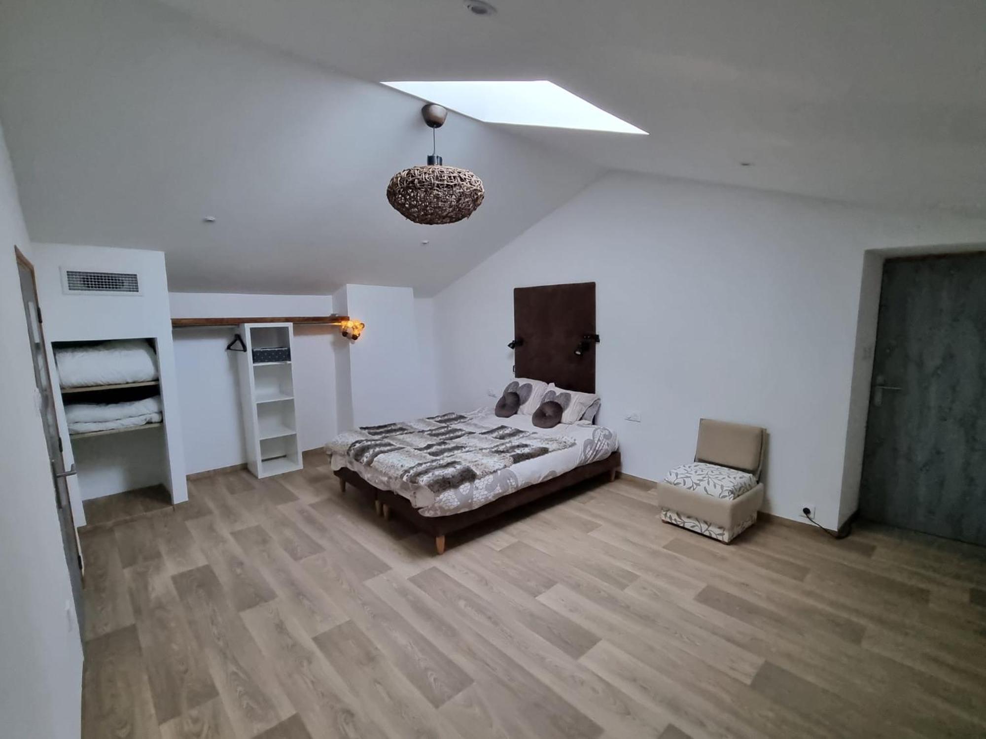 Вилла Au Fil De Soi Saint-Julien-de-Peyrolas Экстерьер фото
