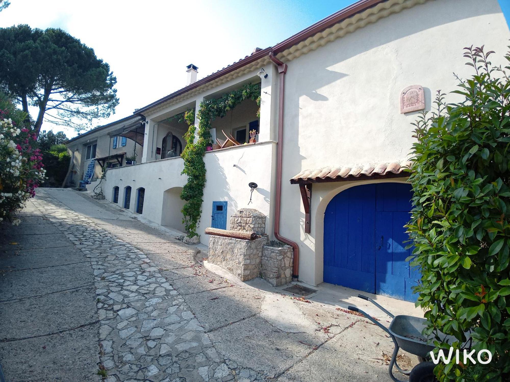 Вилла Au Fil De Soi Saint-Julien-de-Peyrolas Экстерьер фото