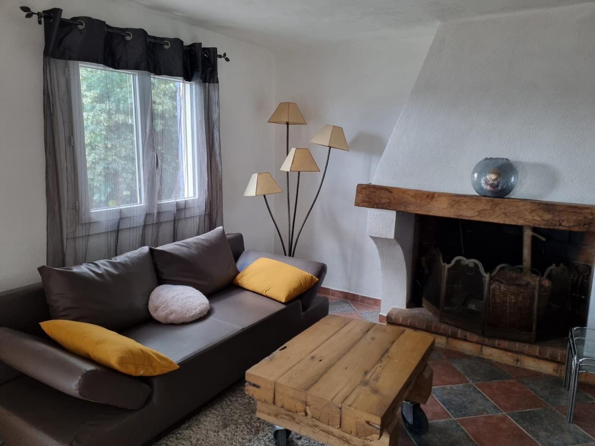 Вилла Au Fil De Soi Saint-Julien-de-Peyrolas Номер фото