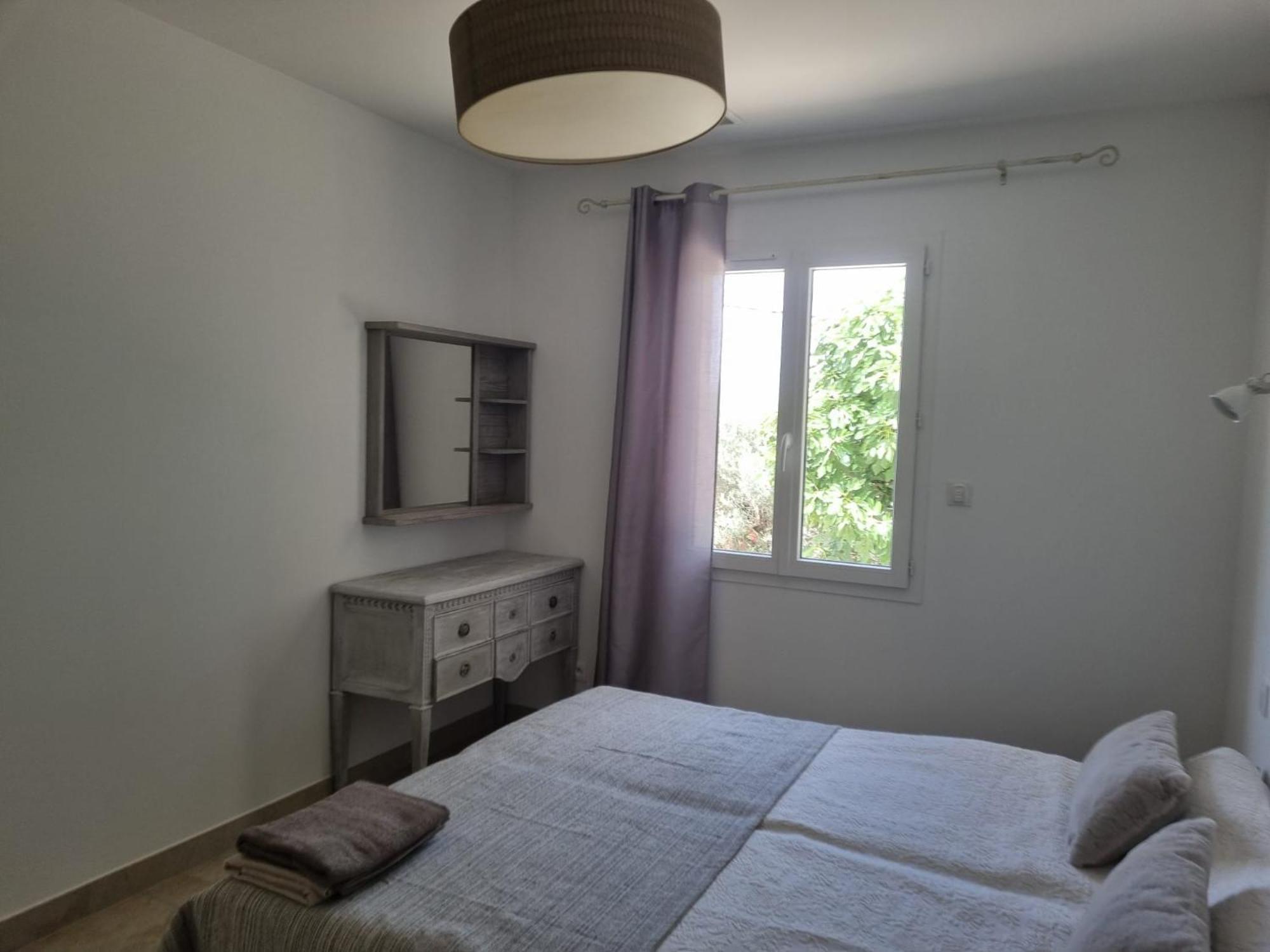 Вилла Au Fil De Soi Saint-Julien-de-Peyrolas Номер фото