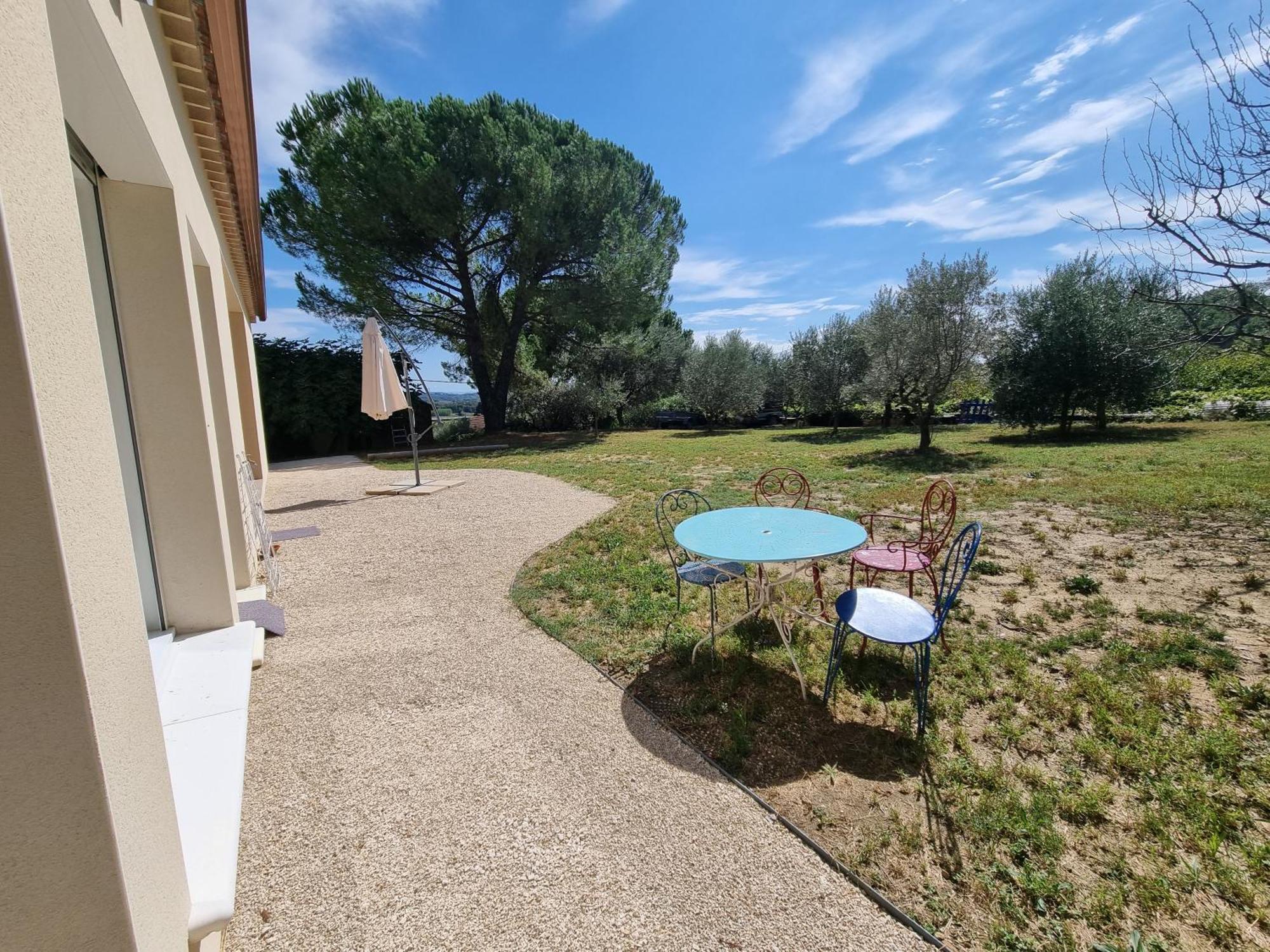 Вилла Au Fil De Soi Saint-Julien-de-Peyrolas Номер фото